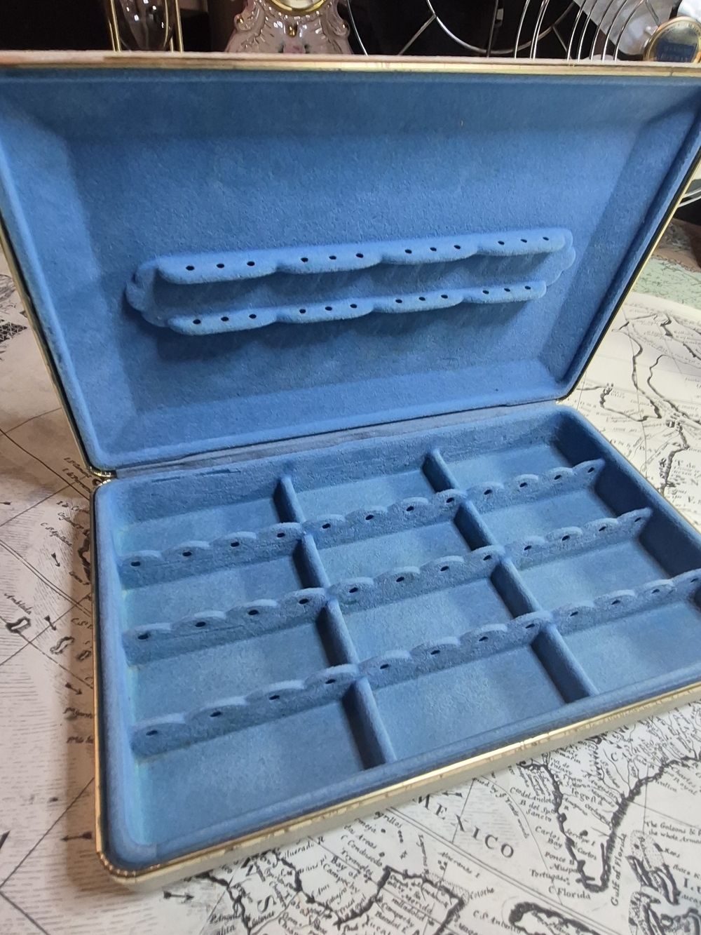 VINTAGE Blue Jewelry Earring Organizer Case
